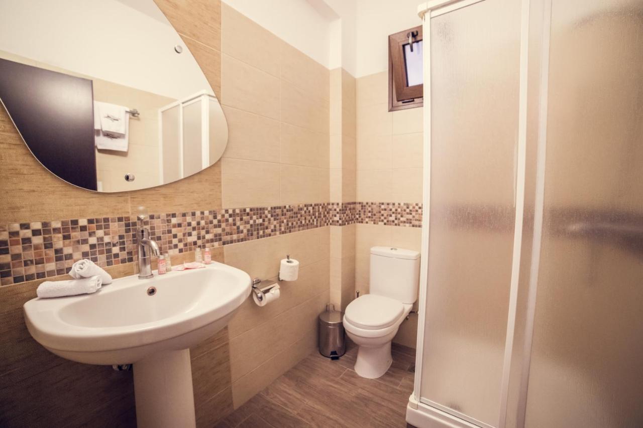 Paroraia Hotel Angistron Luaran gambar