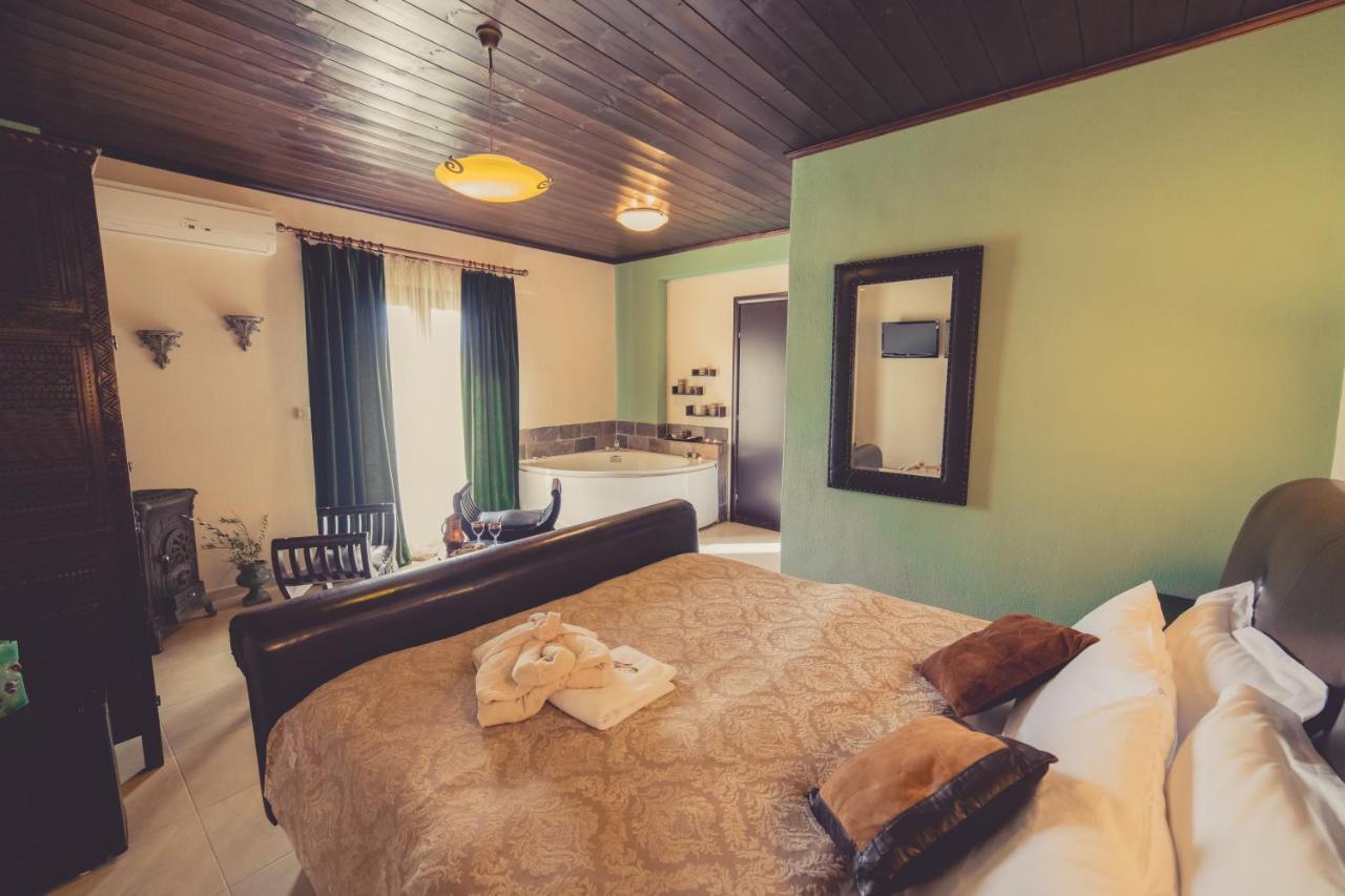 Paroraia Hotel Angistron Luaran gambar